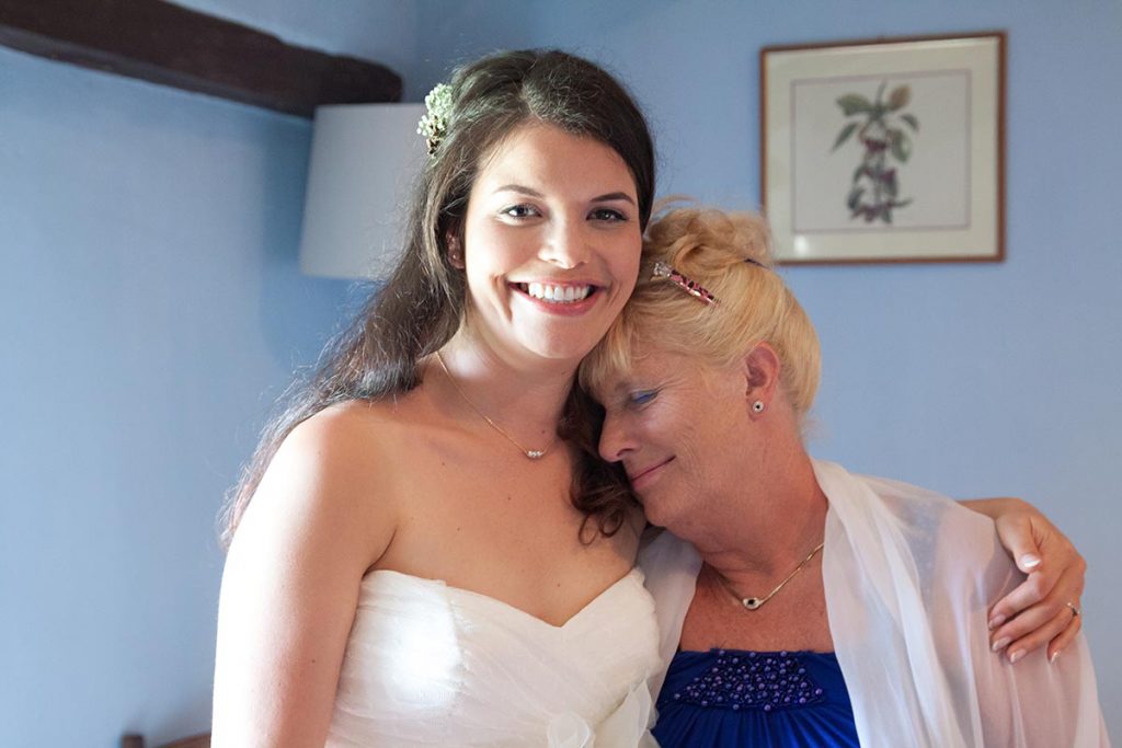 wedding-tabiano-castello-bride-and-mother