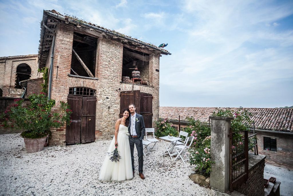wedding-tabiano-castello-peacock-on-roof