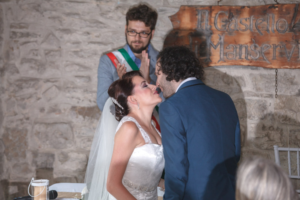 baccio-sposi-matrimonio-poretta-terme