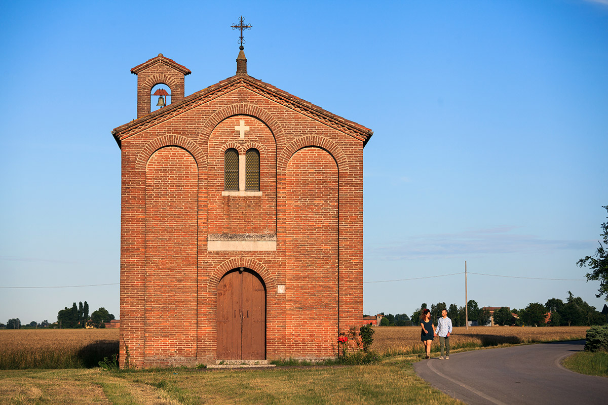 fotografo-matrimonio-bologna-estate-ripresa-esterno-chiesa