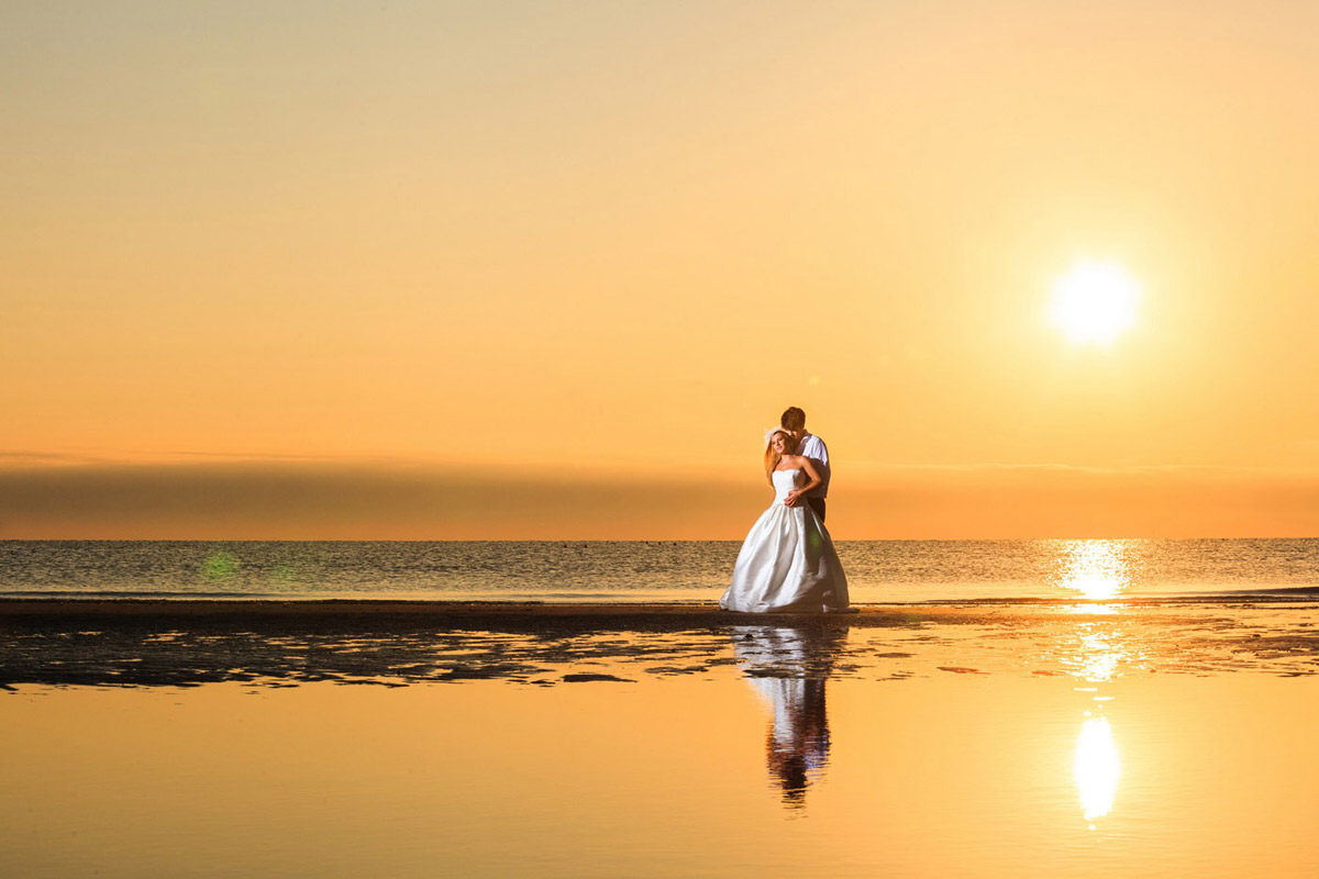 11-wedding-sunrise-beach-italy