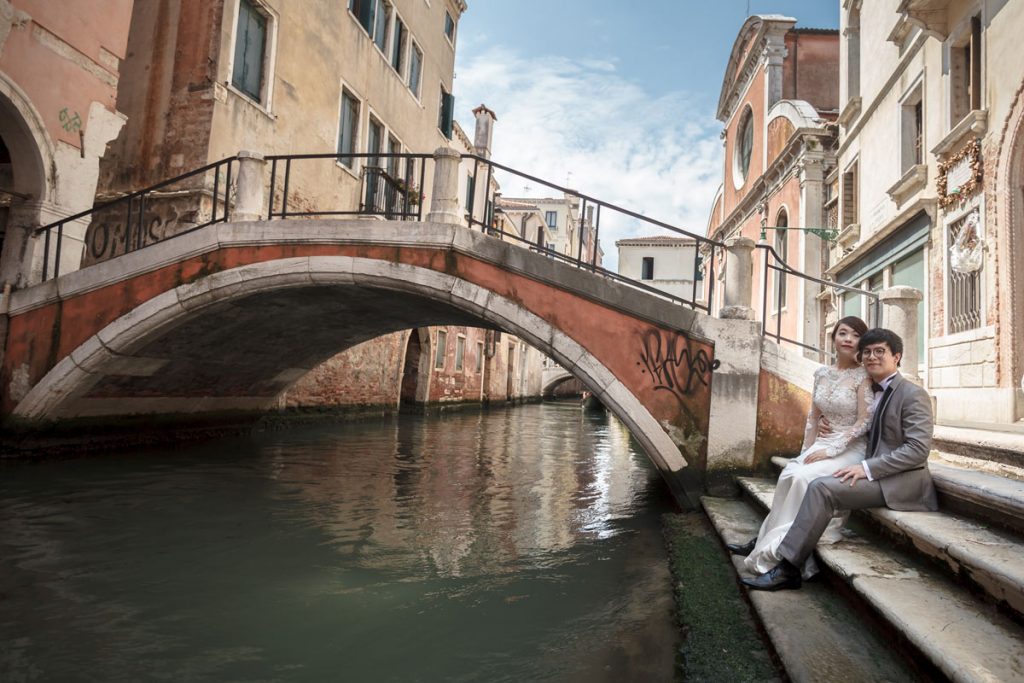 16-hire-best-photographer-couple-venice