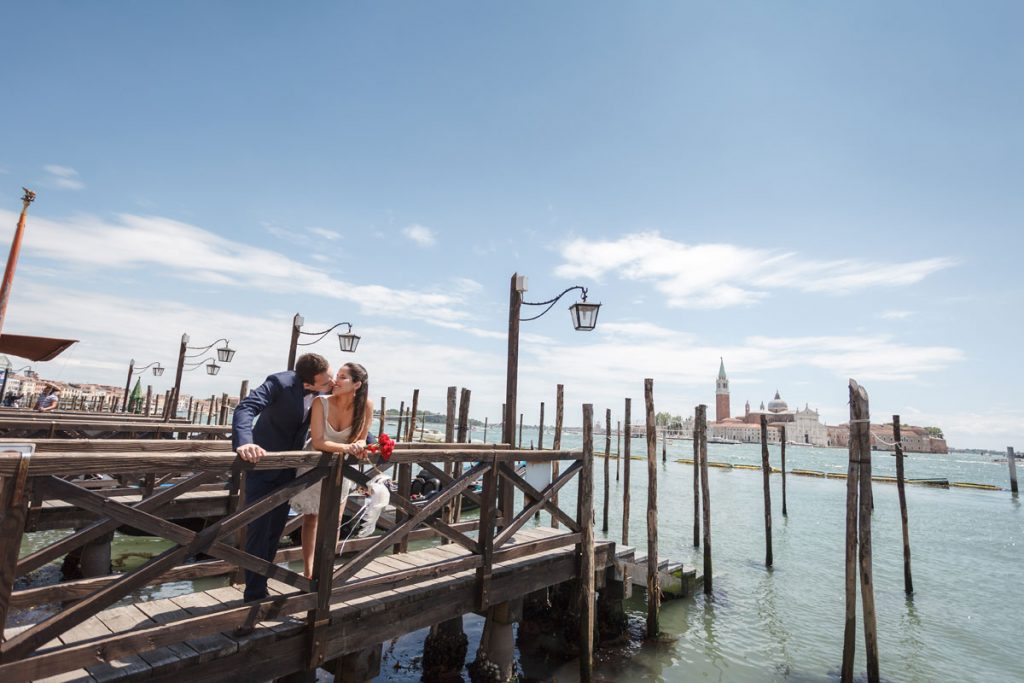 17-photographer-venice-romantic-wedding-photo-shoot
