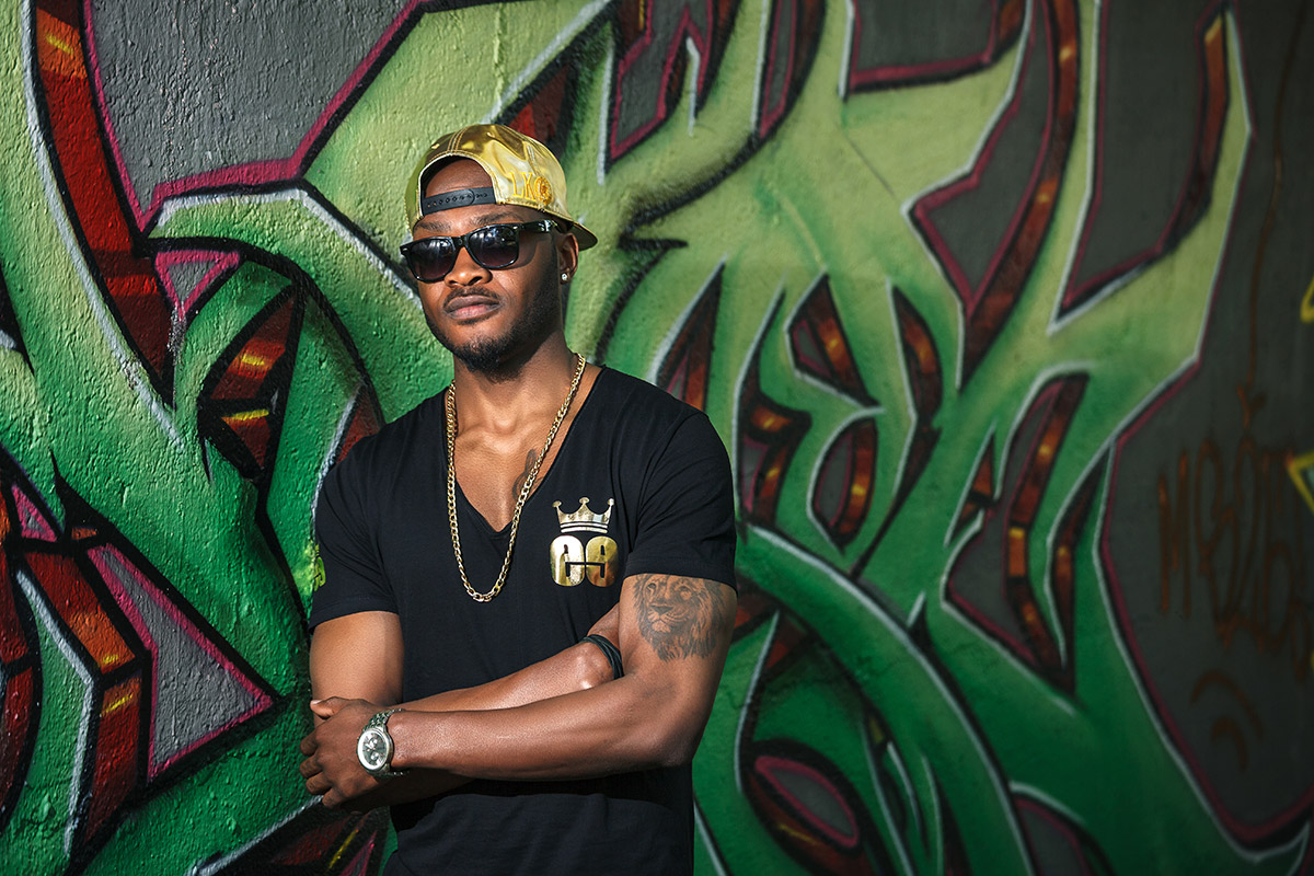 21-book-foto-cantante-bologna-grafitti