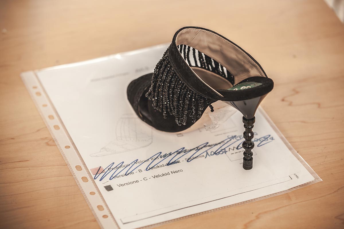 hire-photographer-milano-exclusive-shoes-design-how-is-made