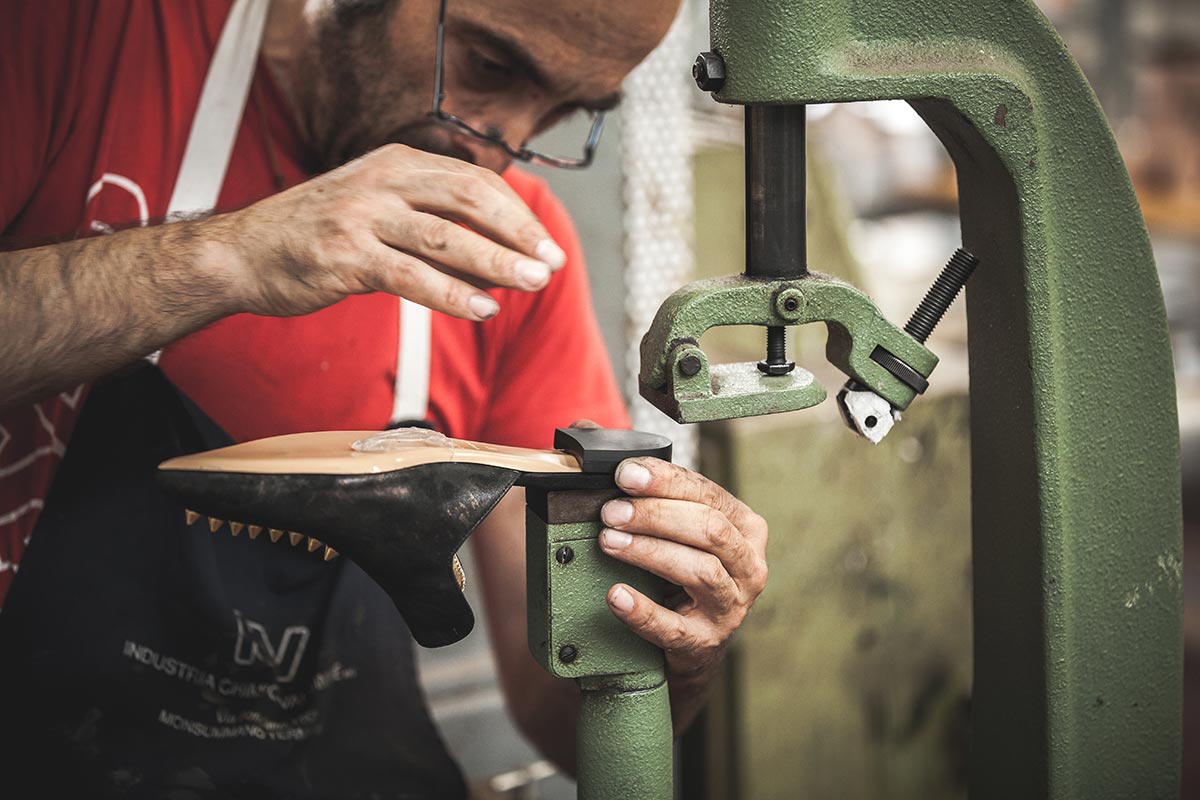 hire-photographer-bologna-for-industrial-reportage