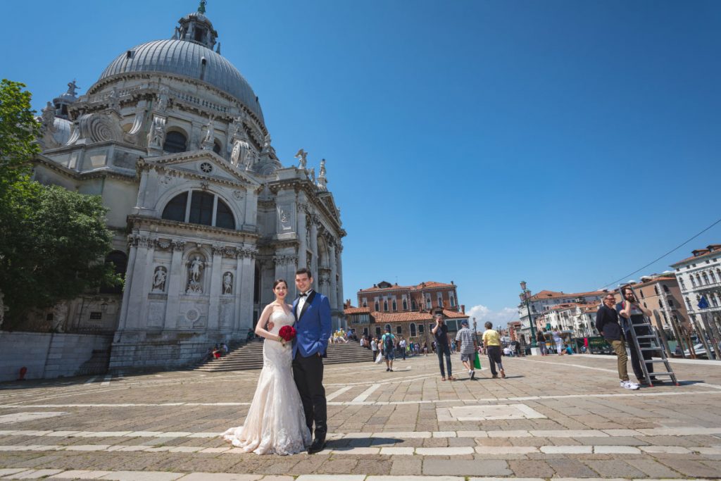 pre-wedding-photo-spot-venice-italy-hire-photographer