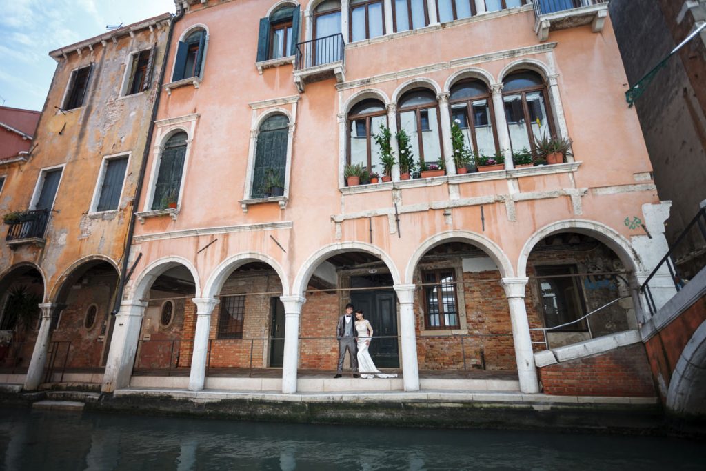 photographer-for-couple-in-venice