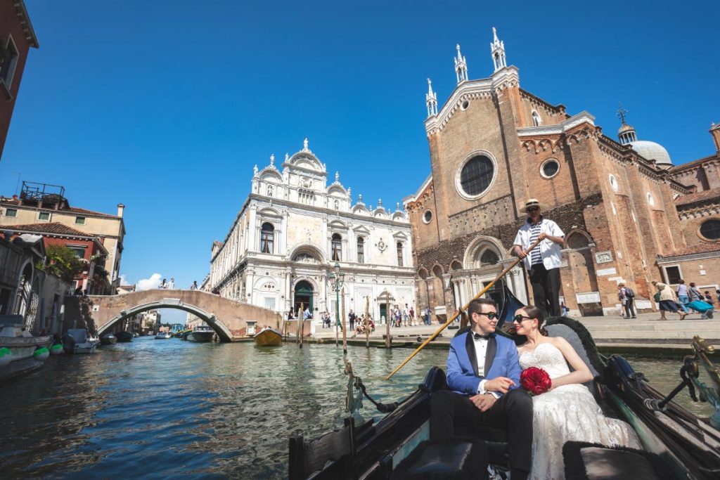 venice-italy-photoshoot-gondola-ride-pre-wedding