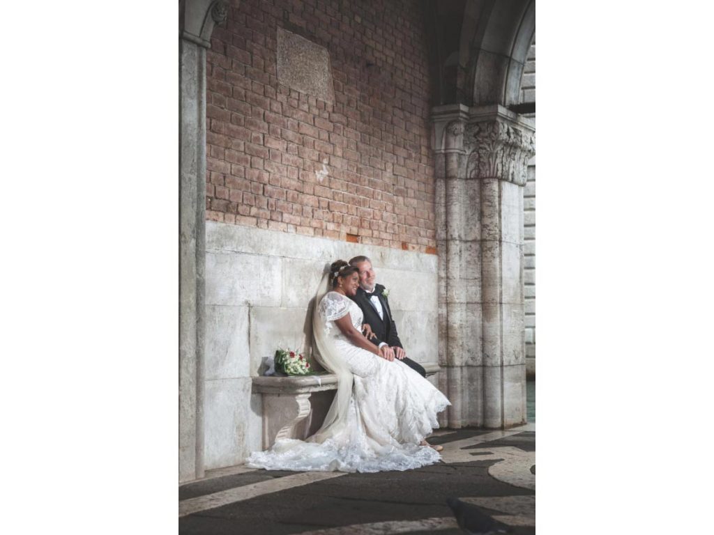 hire-photographer wedding anniversary photo shoot venice italy