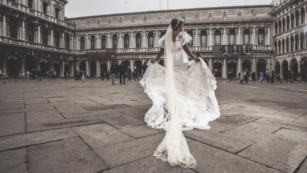 bride photoshoot wedding anniversary venice italy