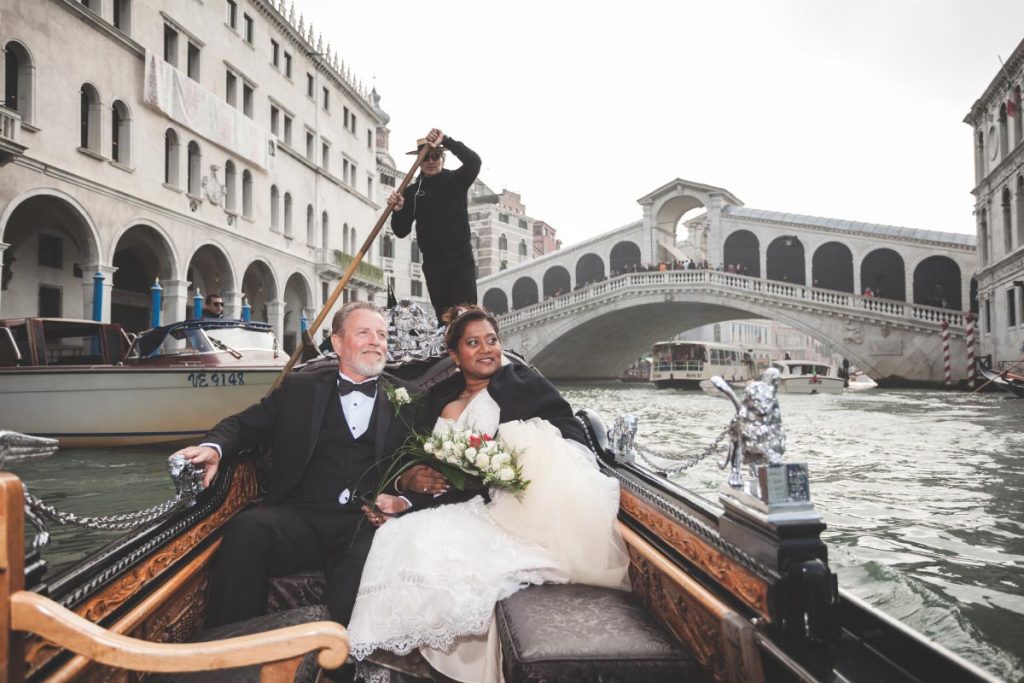 venice realto bridge gondola ride wedding anniversary