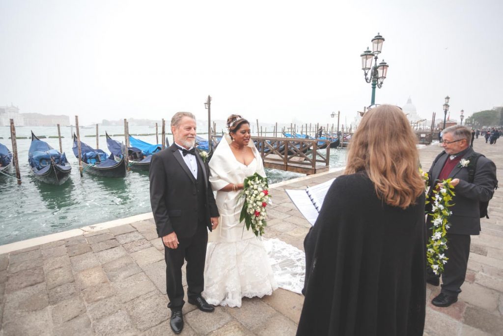 wedding-anniversary-ad-hoc-symbolic-ceremony-venice-italy