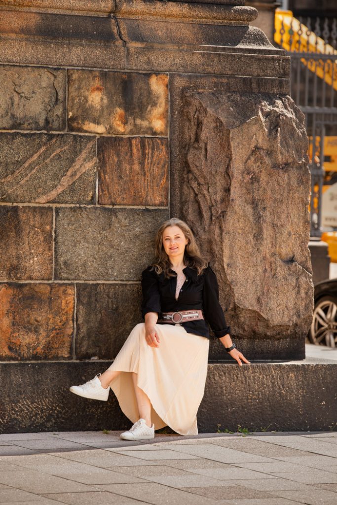 locations-portrait-photographer-Copenhagen-outdoor-Christiansborg-Palace