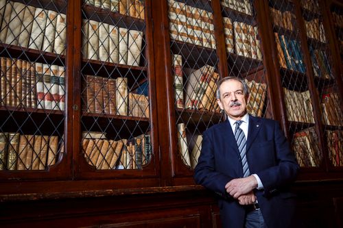 Prof. Dario Braga UNIBO. Photographic portrait in location used for candidature as a lecturer at the University of Bologna.