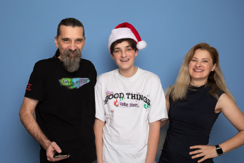 Familefoto-hos-fotograf-Cristian-Mihaila-fra-København-fotostudiet-Gentofte