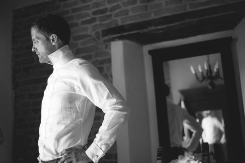 groom preparation at Tabiano castello