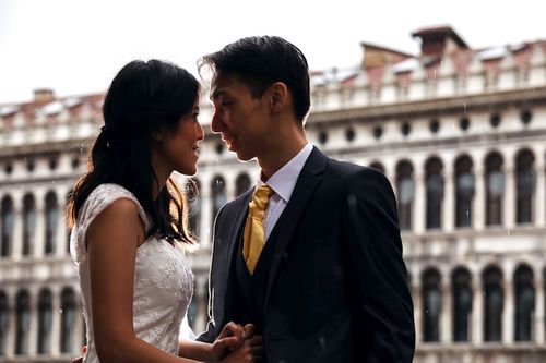 wedding photographer venice italy in rainy day
