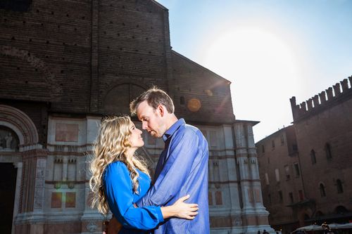 engagement photo session in center of bologna